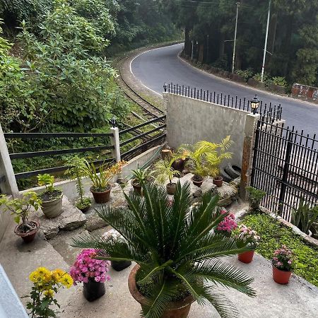 Williams Homestay Kurseong Экстерьер фото