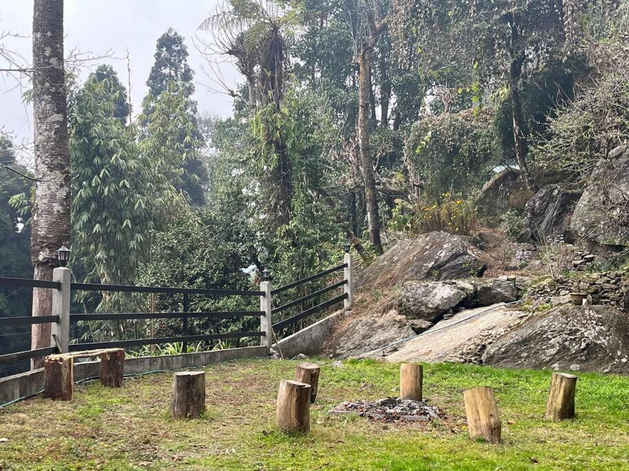 Williams Homestay Kurseong Экстерьер фото